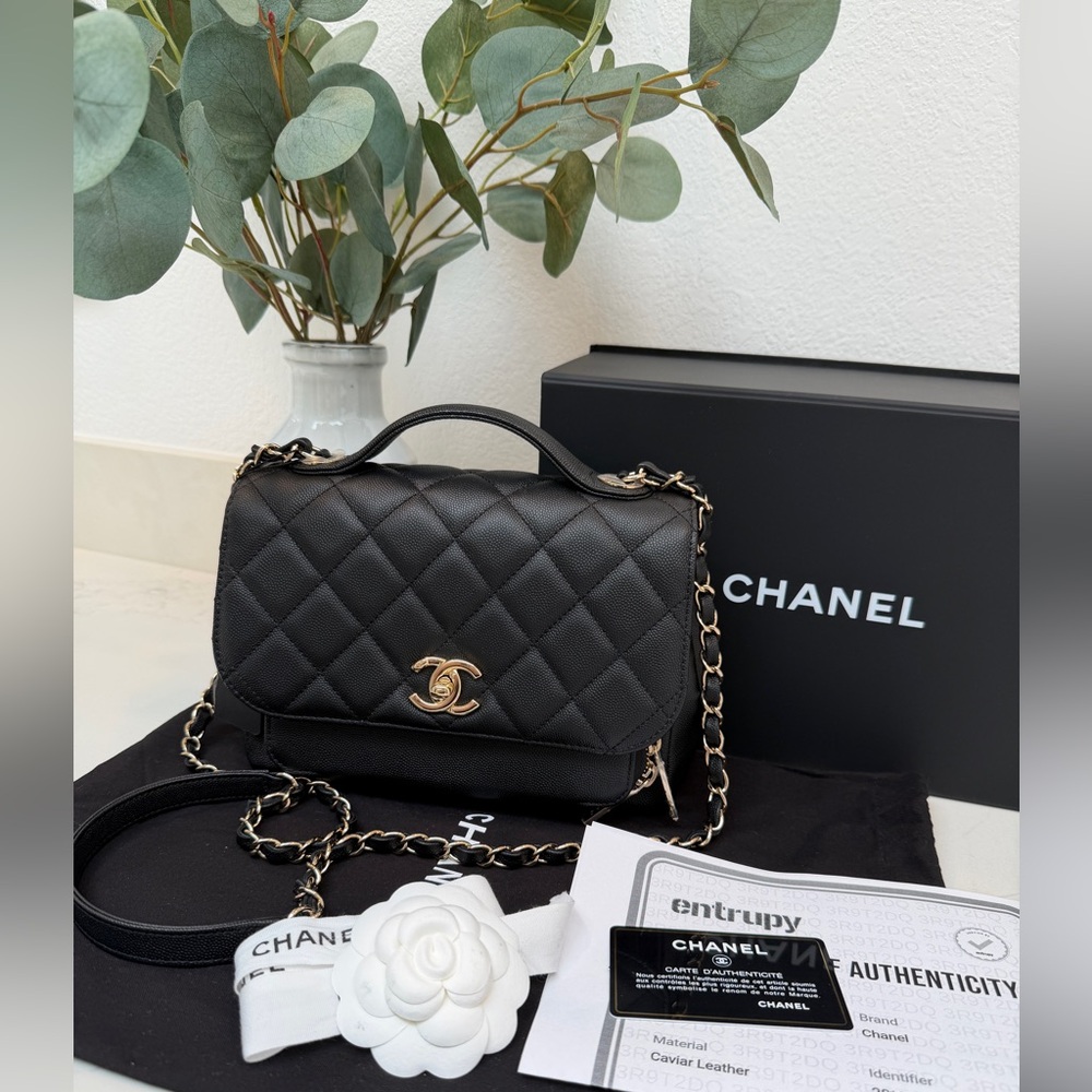 Chanel Black Caviar Leather Business Affinity in Medium